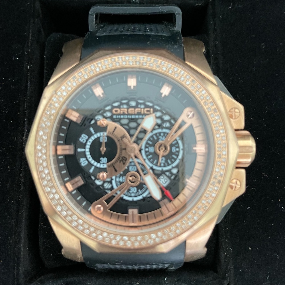 Mens designer watch custom made real diamond bezel . Watch is in mint condition